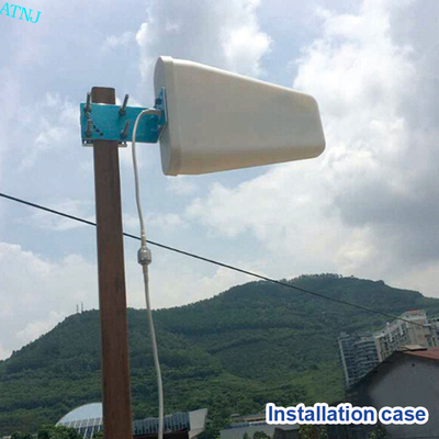 周期的なWhilteの長さ33cm LPの利益10dBiアンテナ屋外の丸太